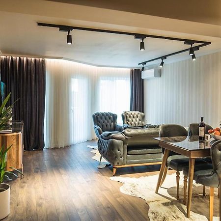 Lux Apart Karlovo Luaran gambar